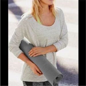 Athleta Sheva Shimmer Linen White Gray Long Sleeve Scoop Size L